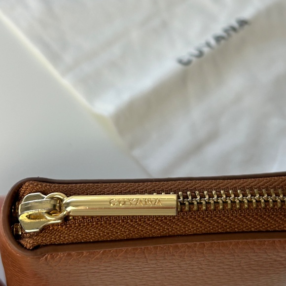 Cuyana small classic zip around wallet caramel/blush pebbled leather - Picture 4 of 14